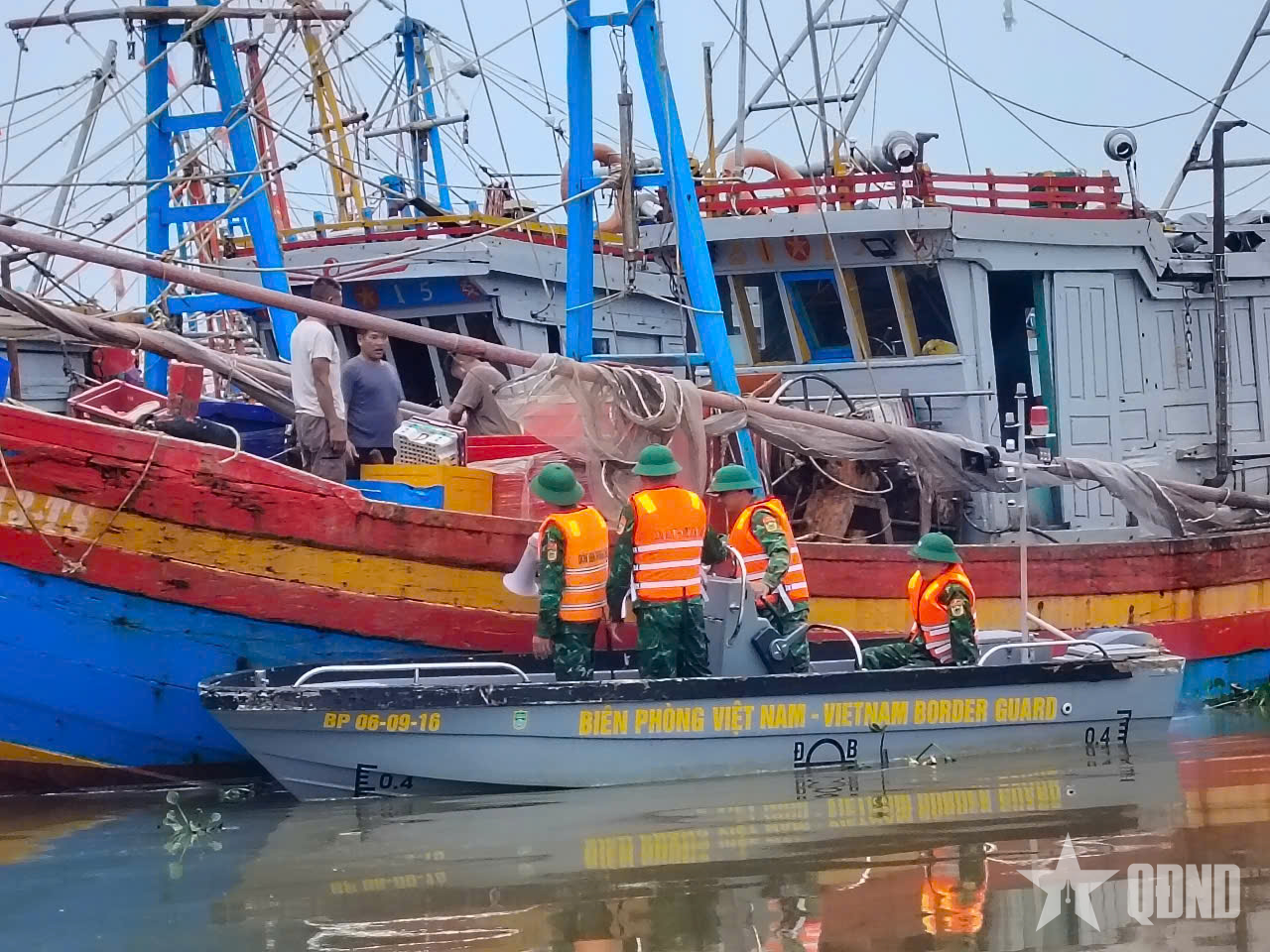 Nghệ An: Các đơn vị Bộ đội Biên phòng tuyến biển khẩn trương hỗ trợ nhân dân ứng phó bão số 3